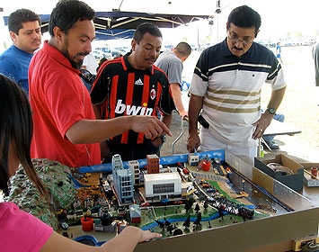 Explaining the diorama